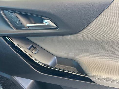 New 2026 Chevrolet Equinox LT w/ Convenience Package II FWD image 19