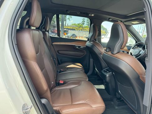 Used 2022 Volvo XC90 T6 Momentum w/ Advanced Package image 29