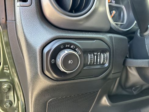 Used 2022 Jeep Wrangler Unlimited Sport AWD/4WD image 10