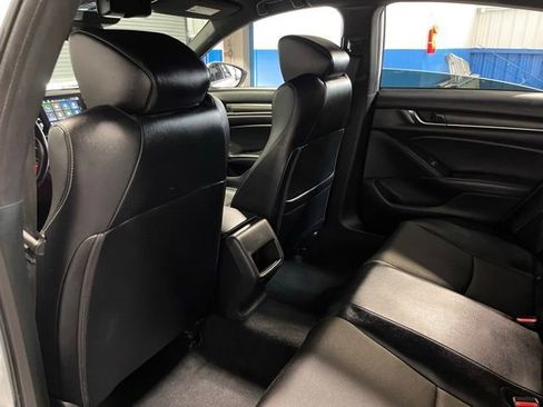 Used 2018 Honda Accord Sport image 18