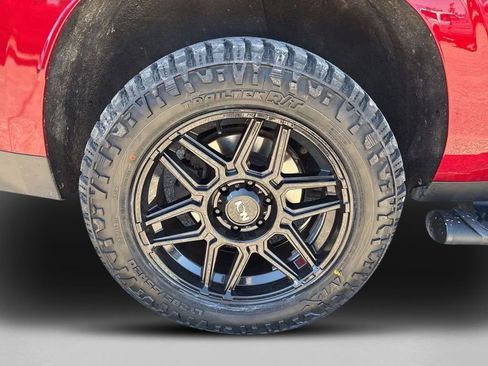 Used 2021 Chevrolet Suburban Z71 image 37