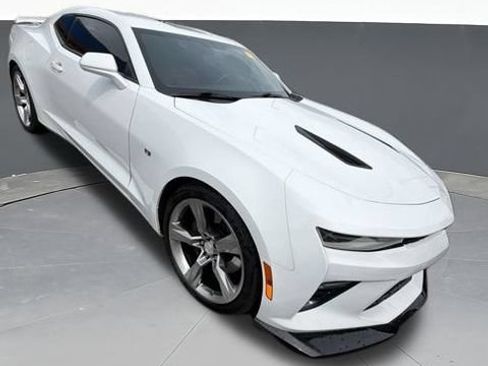 Used 2017 Chevrolet Camaro SS RWD image 1
