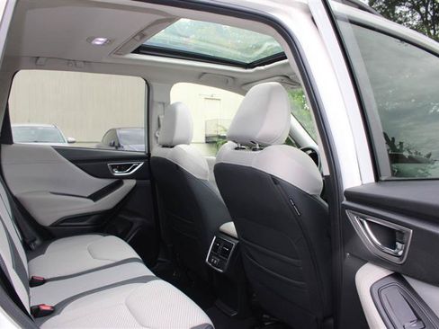 Used 2024 Subaru Forester Premium AWD/4WD image 13