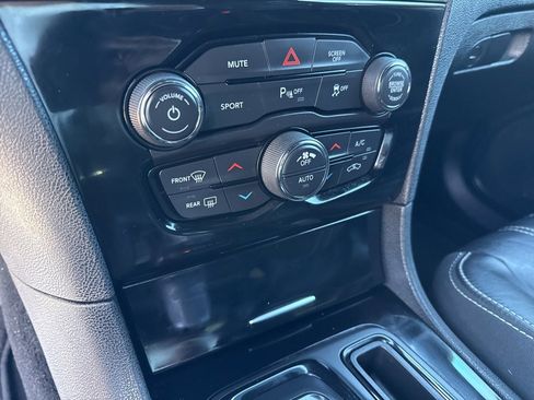 Used 2021 Chrysler 300 S image 28