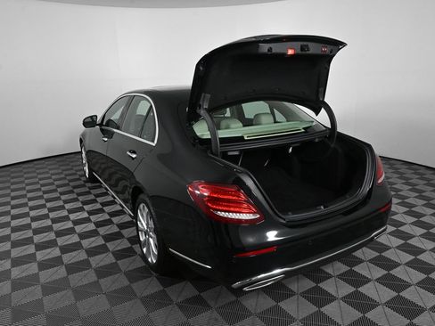 Certified 2017 Mercedes-Benz E 300 4MATIC image 31
