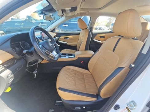 Used 2025 Nissan Sentra SV w/ SV Premium Package FWD image 4