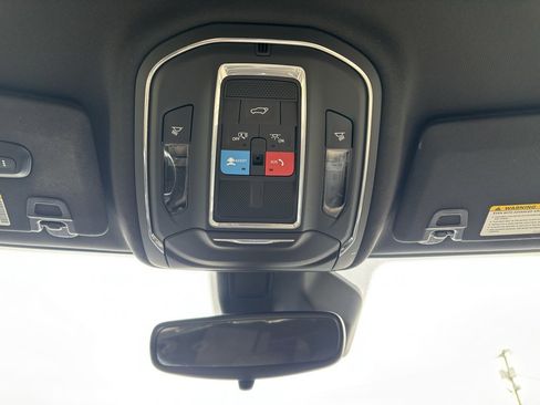 Used 2024 Jeep Grand Cherokee Limited image 19