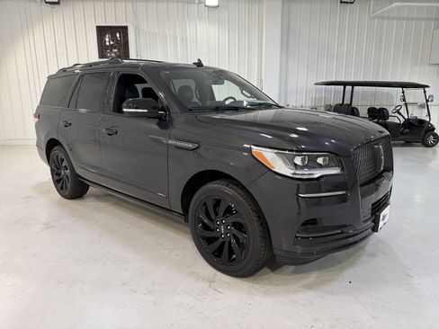 Used 2024 Lincoln Navigator Reserve image 7