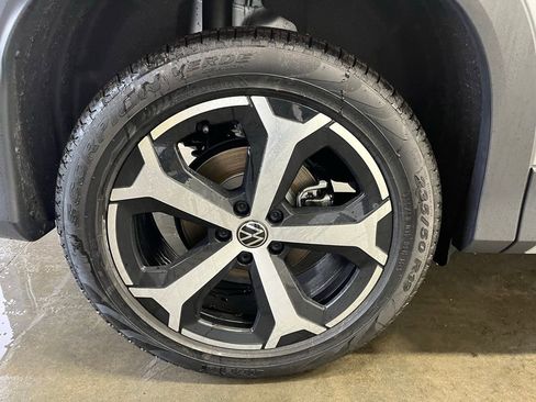 New 2026 Volkswagen Tiguan SE image 29