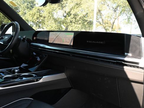 Certified 2025 Cadillac Escalade Sport w/ LPO, Floor Liner Package image 25