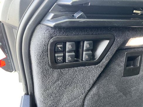 Used 2025 BMW X7 xDrive40i AWD/4WD image 29