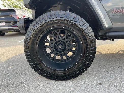 Used 2019 Jeep Wrangler Unlimited Rubicon AWD/4WD image 8