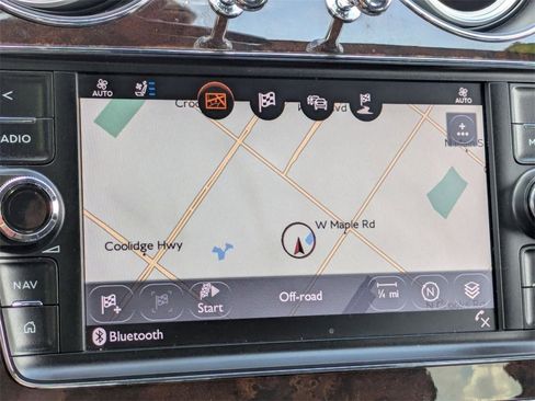 Used 2018 Bentley Bentayga image 27