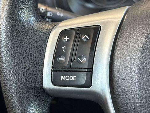 Used 2012 Toyota Yaris LE FWD image 33