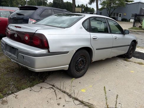 Used 2002 Chevrolet Impala w/ Preferred Equipment Group FWD image 2