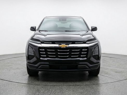 Used 2025 Chevrolet Equinox LT image 2
