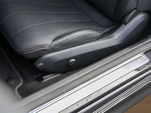 Used 2025 Mercedes-Benz CLE 300 4MATIC Coupe image 8