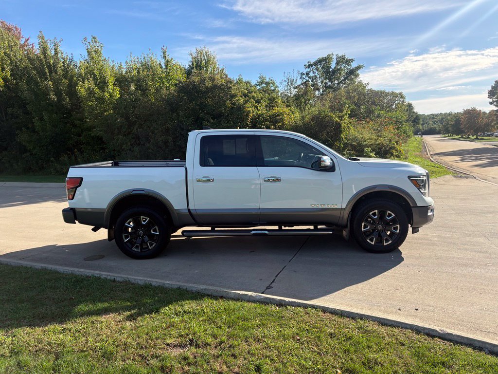 Used 2023 Nissan Titan Platinum Reserve w/ Moonroof Package AWD/4WD image 10