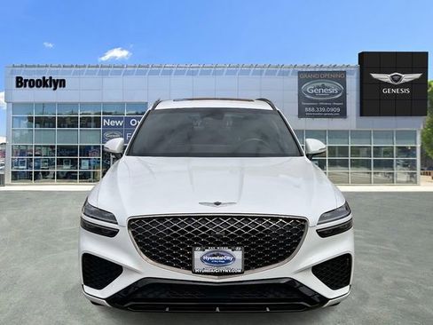 Used 2025 Genesis GV70 3.5T Sport w/ Sport Advanced Package AWD/4WD image 11