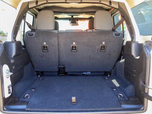 Used 2025 Jeep Wrangler Unlimited Sahara AWD/4WD image 26