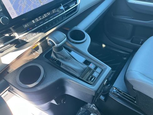 Used 2023 Toyota Sienna XLE image 25