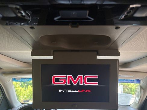 Used 2019 GMC Yukon SLT w/ Premium Edition AWD/4WD image 10