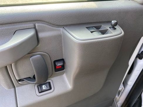 Used 2024 GMC Savana 2500 Extended w/ Driver Convenience Package image 13