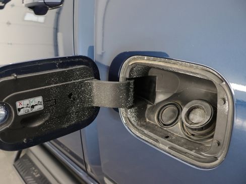 Used 2021 GMC Sierra 2500 SLE w/ X31 Off-Road Package image 30