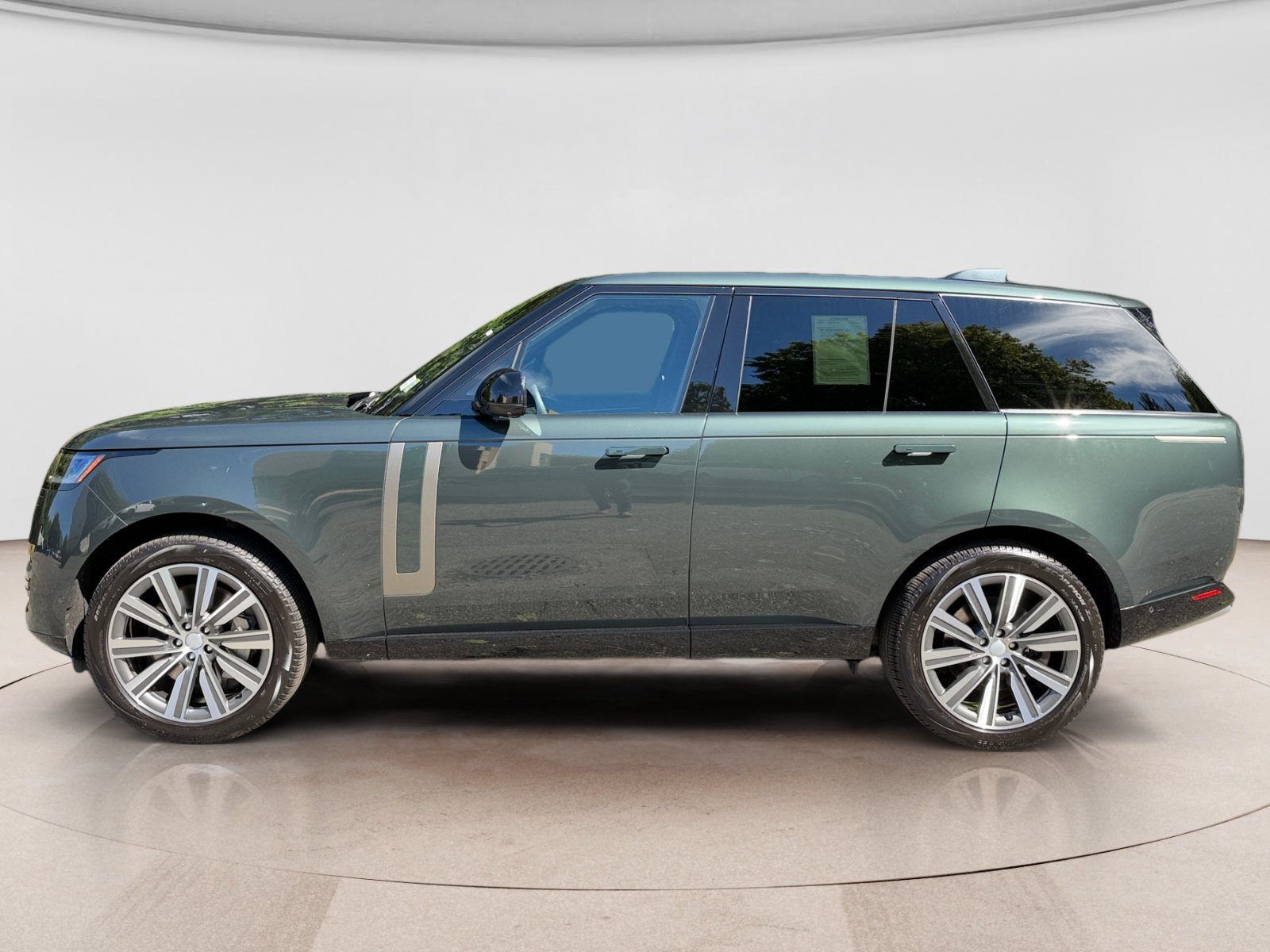 Used 2023 Land Rover Range Rover SE AWD/4WD image 2