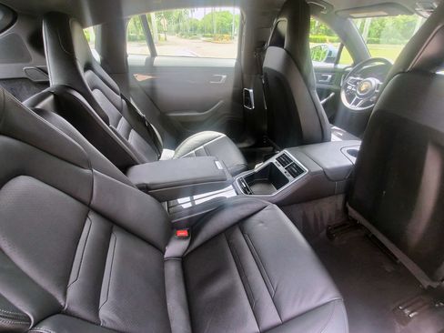 Used 2018 Porsche Panamera 4 AWD/4WD image 36