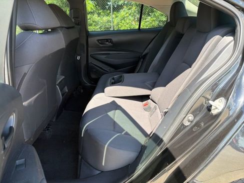 Used 2022 Toyota Corolla LE FWD image 14