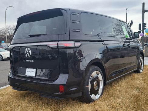 New 2025 Volkswagen ID. Buzz Pro S image 5