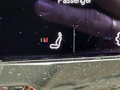 Certified 2023 Volvo XC60 T8 Ultimate image 26