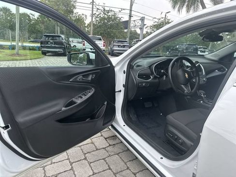Used 2023 Chevrolet Malibu RS FWD image 22