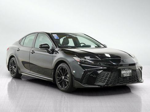 Used 2025 Toyota Camry SE w/ Multimedia Upgrade Package FWD image 7