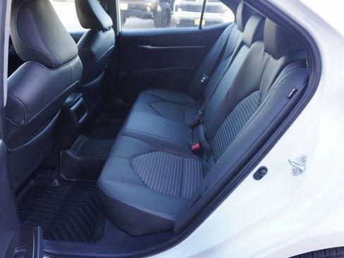 Used 2024 Toyota Camry SE image 19