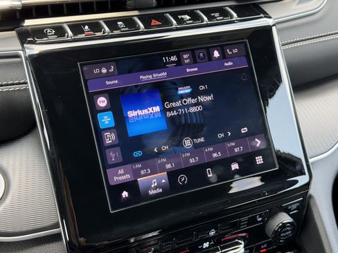 Used 2025 Jeep Grand Cherokee Laredo X w/ Luxury Tech Group I RWD image 28