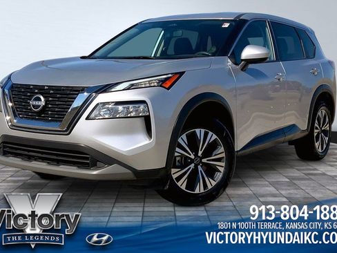 Used 2023 Nissan Rogue SV image 1