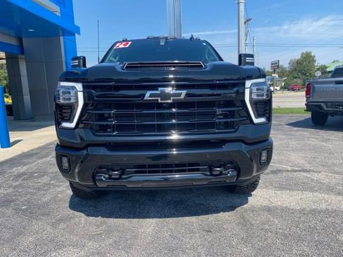 Used 2024 Chevrolet Silverado 2500 LTZ w/ LTZ Plus Package AWD/4WD image 8