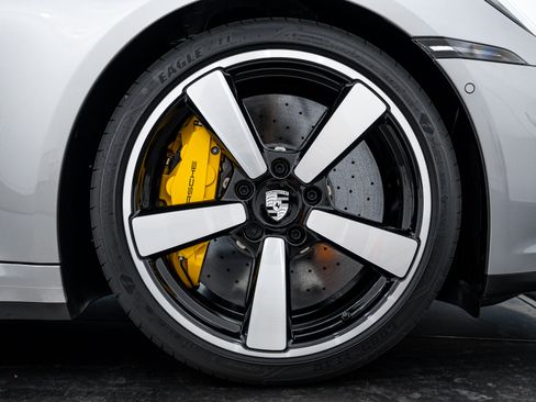 Certified 2025 Porsche 911 Carrera S RWD image 11