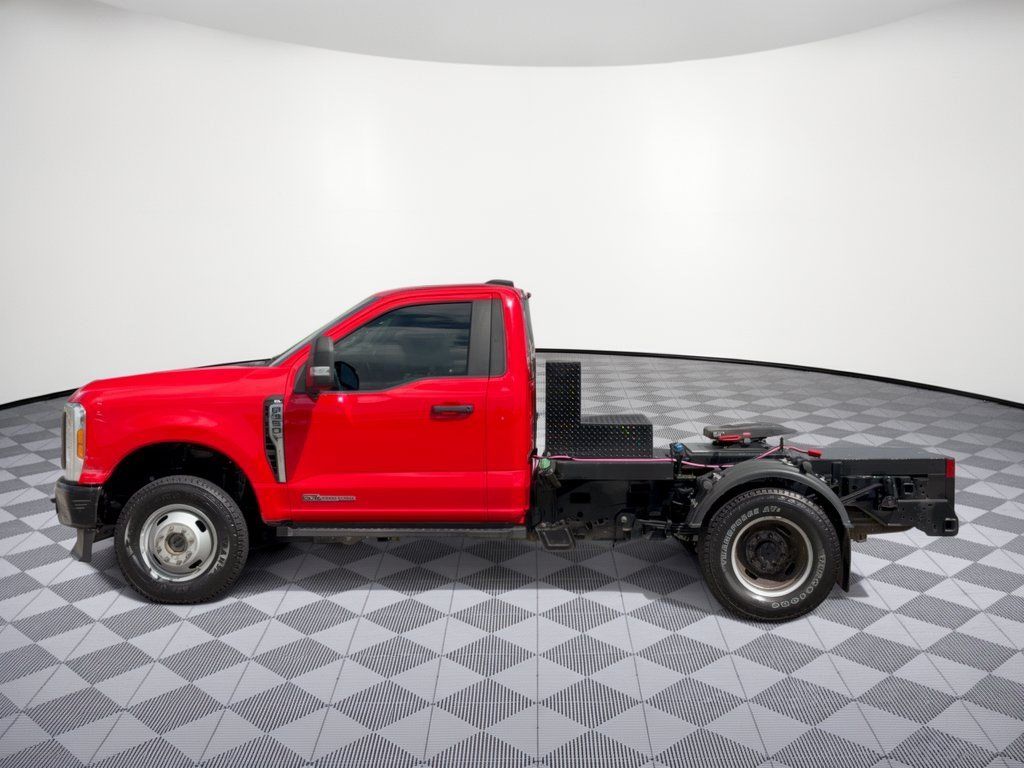 Used 2023 Ford F350 XL w/ 360-Degree Camera Package AWD/4WD image 2