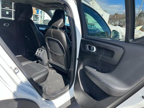 Used 2019 Volvo XC40 T5 Momentum image 22