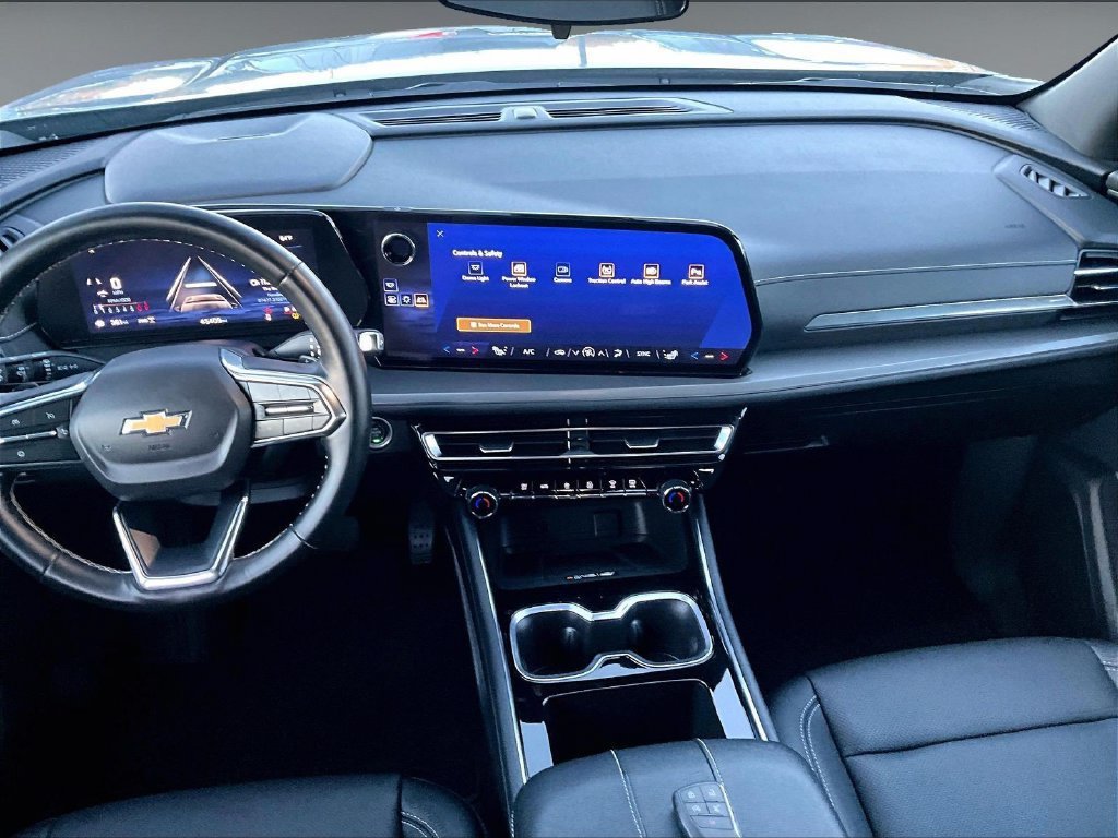 Used 2025 Chevrolet Traverse LT AWD/4WD image 18