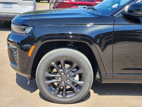 New 2026 Jeep Grand Cherokee L Limited AWD/4WD image 6