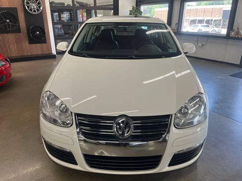 Used 2010 Volkswagen Jetta Limited Edition FWD image 21