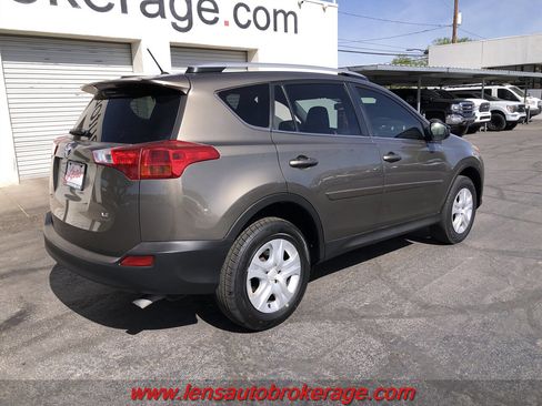Used 2014 Toyota RAV4 LE FWD image 8