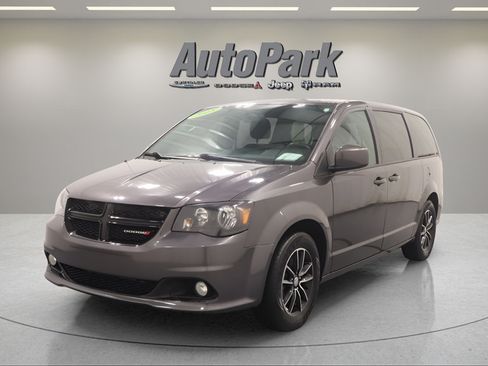 Used 2018 Dodge Grand Caravan SE FWD image 6