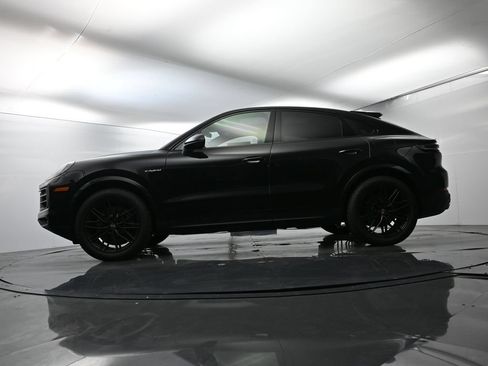 Certified 2026 Porsche Cayenne E-Hybrid Coupe AWD/4WD image 47