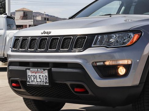 Used 2019 Jeep Compass Trailhawk AWD/4WD image 9