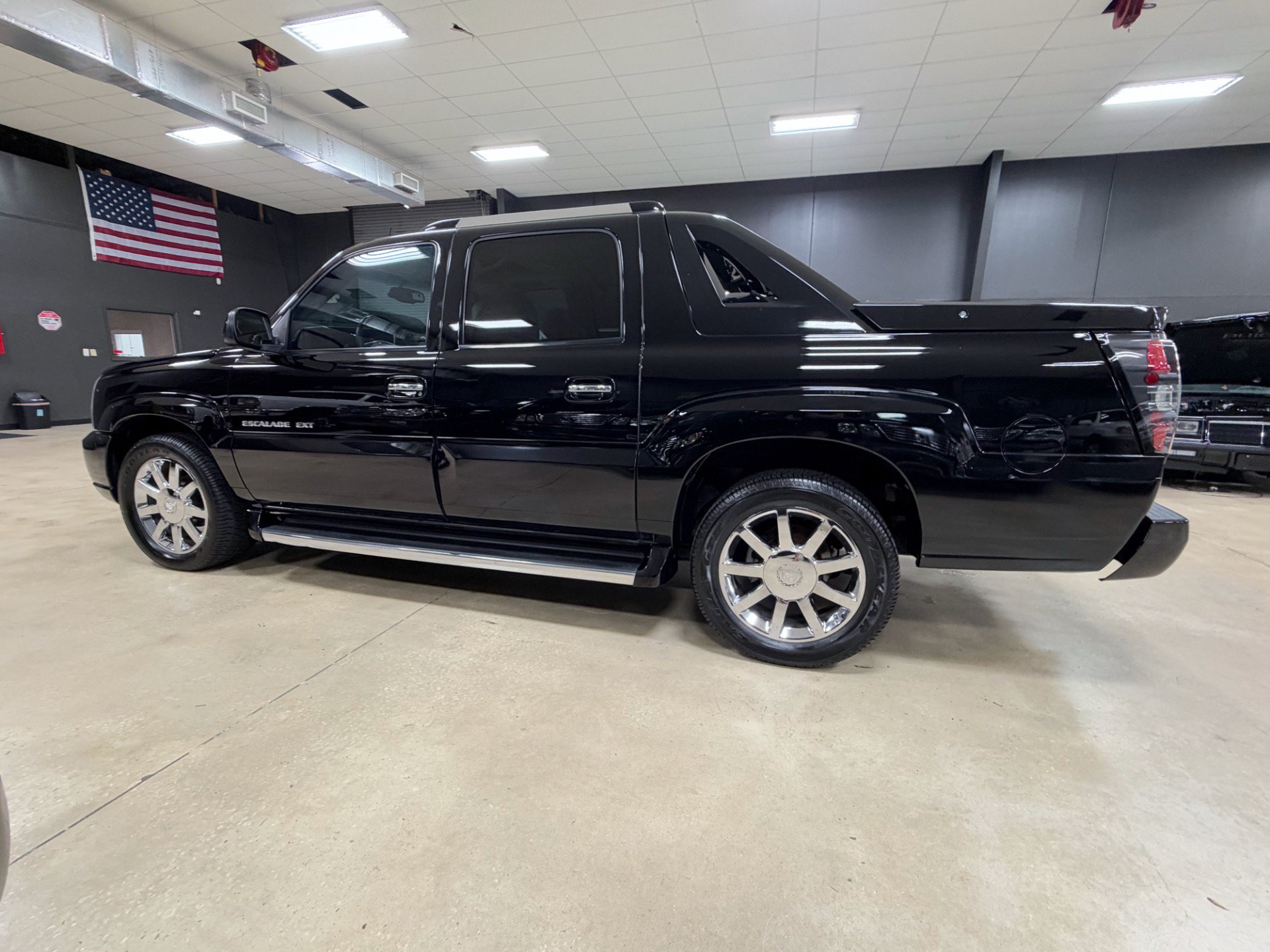 Used 2005 Cadillac Escalade EXT AWD/4WD image 10
